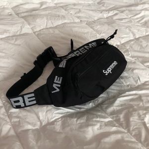 Supreme Fannypack